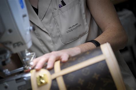 louis vuitton overvallen|Boutique Louis Vuitton cambriolée à Paris: un témoin  .